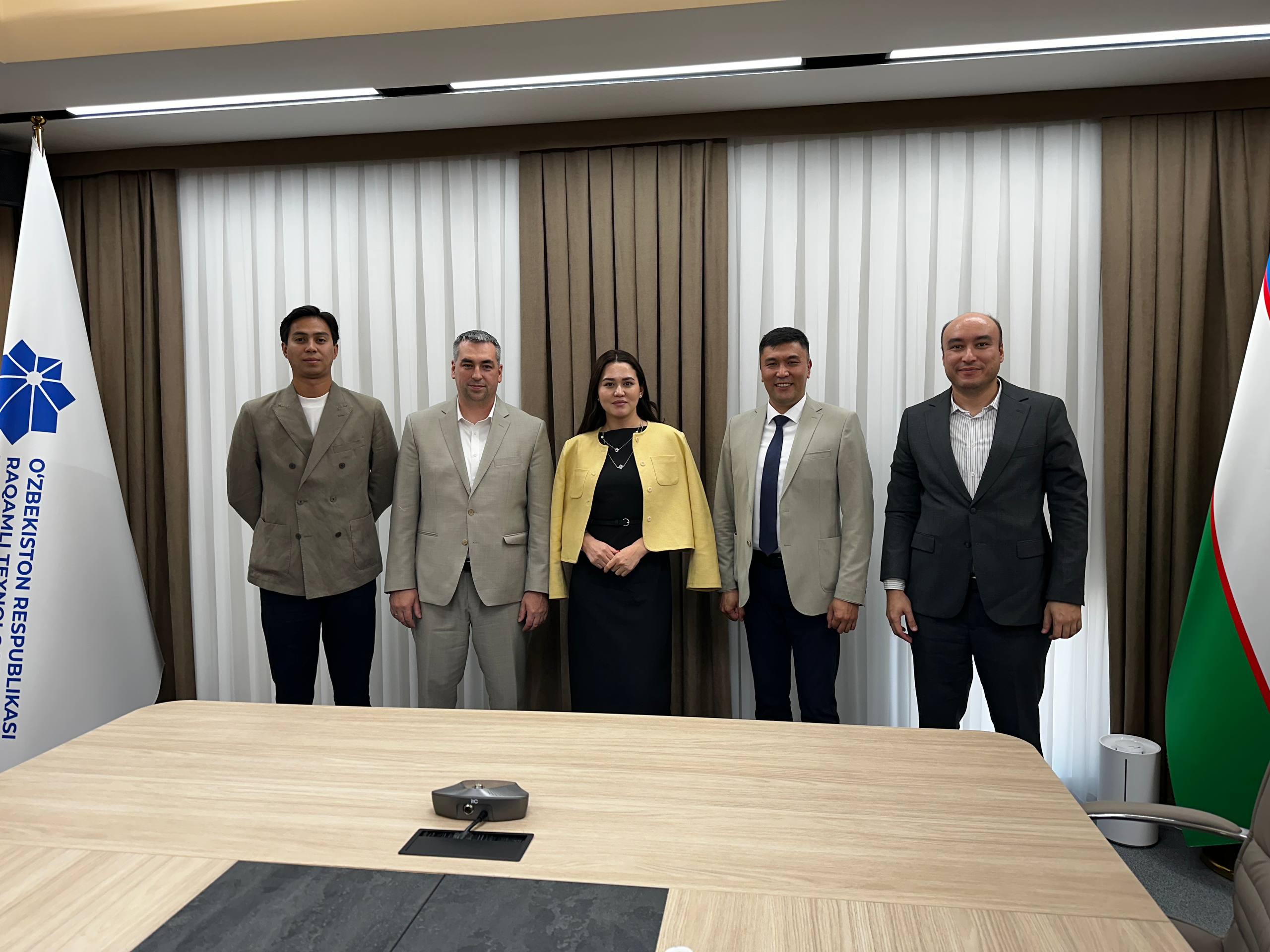 Офис UZINFOCOM посетила делегация из Национальной платежной корпорации Казахстана.